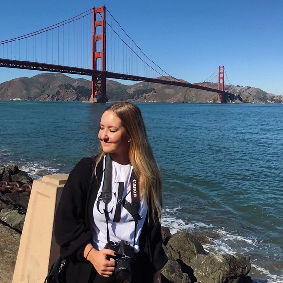 Meet your Posher, Victoria - Picture 1 of 1